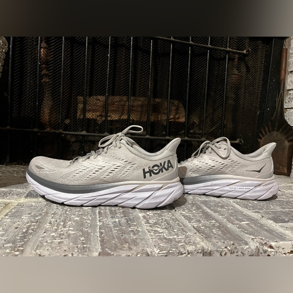 Men’s Clifton 8 Hoka’s SZ10